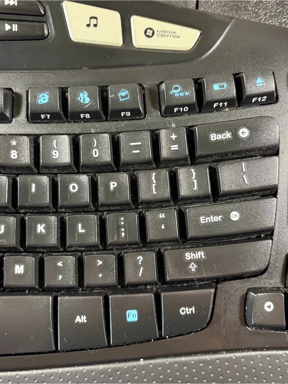 Logitch K350 Keyboard w/New Dongle & Keyboard Feet Comfort Wave Wireless-Tested
